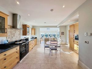 Photo 28- click for photo gallery